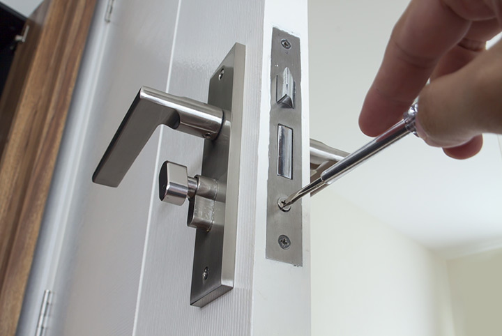 Our local locksmiths are able to repair and install door locks for properties in White City and the local area.